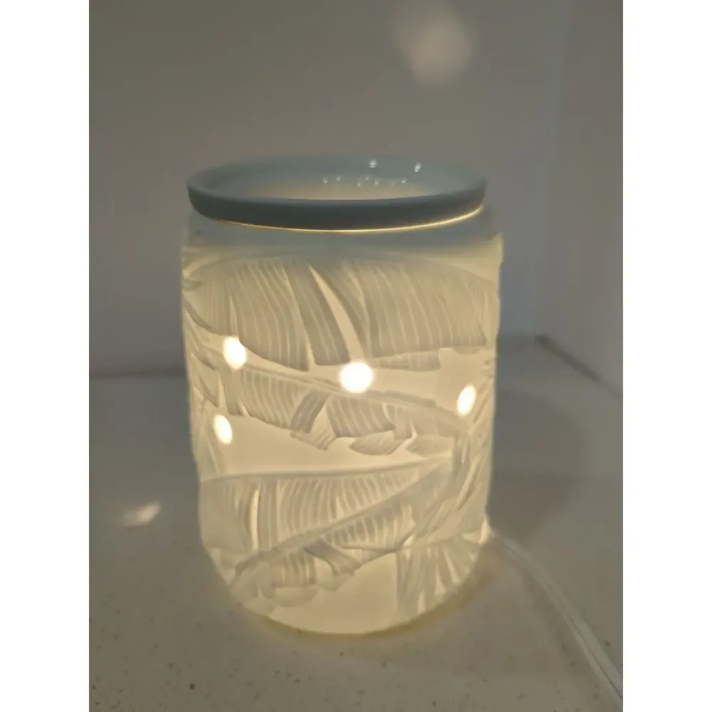 RETIRED Scentsy Jungle Canopy Fragrance Warmer Palm‎ Fronds And Banana Leaves.